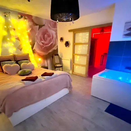 Cosy&spa Luxe Jacuzzi Sauna Cristal Love hôtel *
