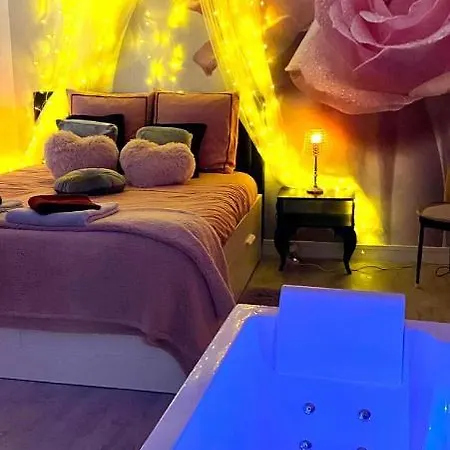 Love hôtel Cosy&spa Luxe Jacuzzi Sauna Cristal *